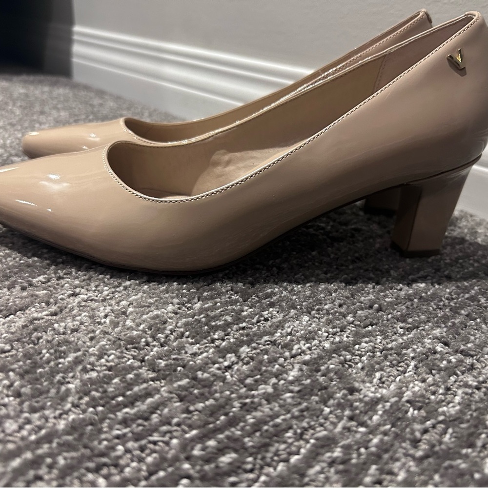 Vionic Nude Patent Leather Women's Heels
